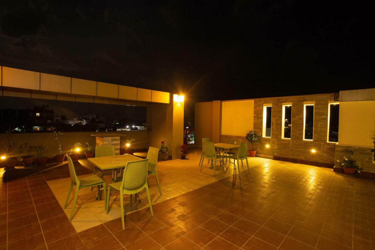 Hotel Lake Paradise Pokhara Exterior foto
