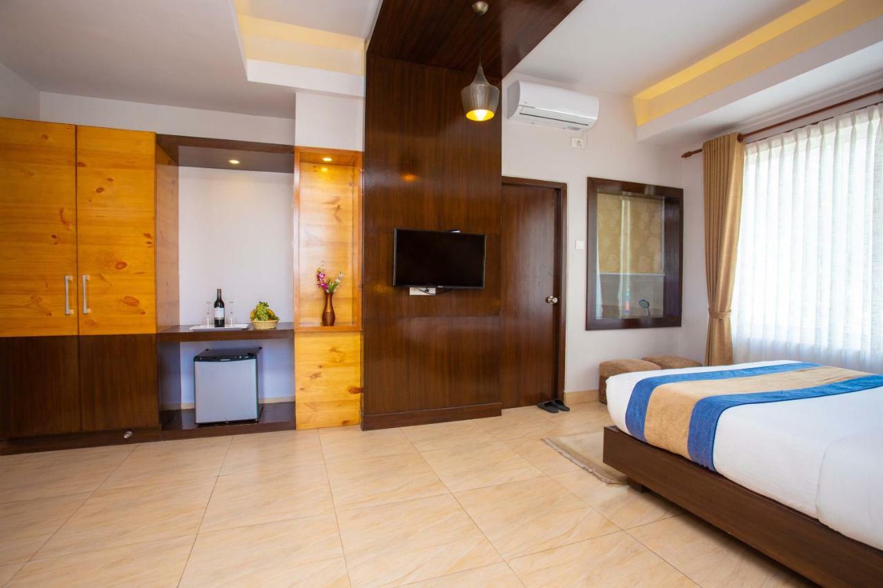 Hotel Lake Paradise Pokhara Exterior foto